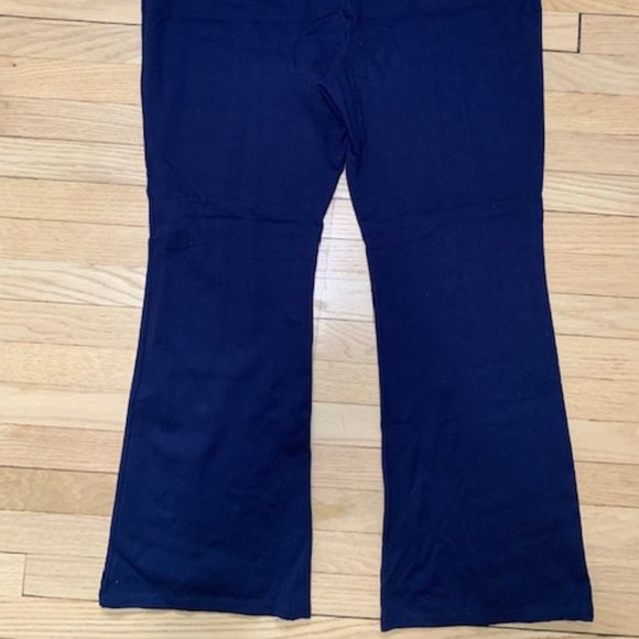 Ruby Ribbon Flare Leg Ponte Pant - Short - Picture 4 of 5